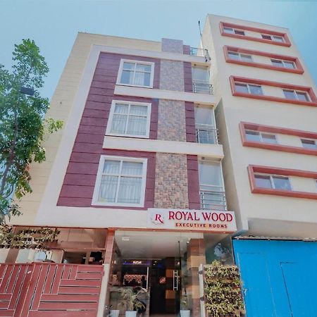 Oyo Flagship 80044 Royal Wood Deluxe Bangalore Exterior foto