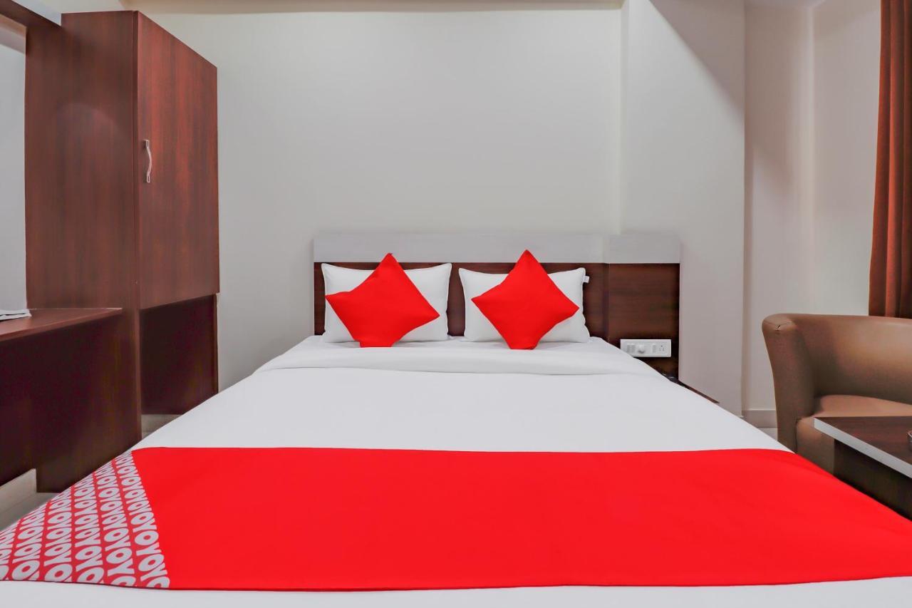 Oyo Flagship 80044 Royal Wood Deluxe Bangalore Exterior foto