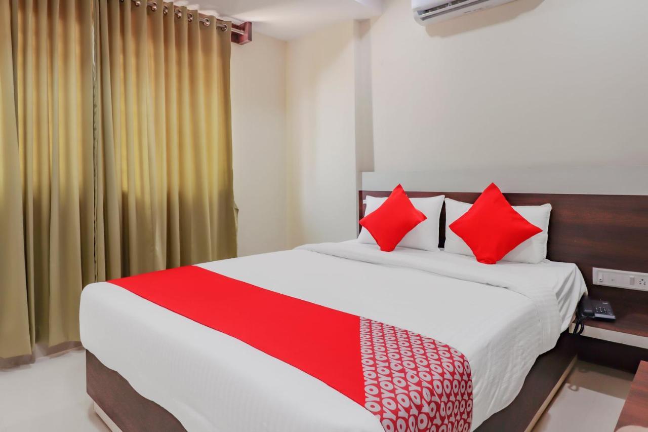 Oyo Flagship 80044 Royal Wood Deluxe Bangalore Exterior foto