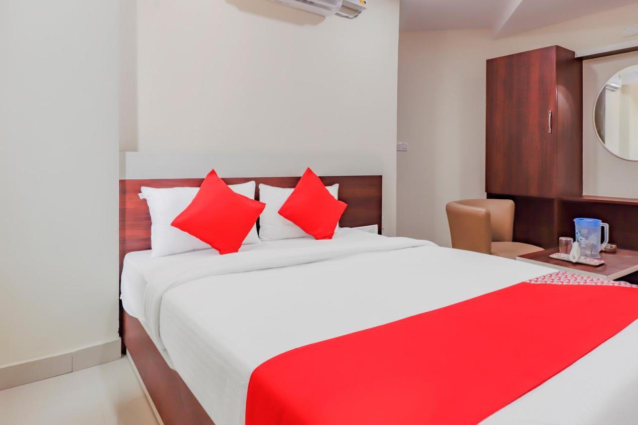 Oyo Flagship 80044 Royal Wood Deluxe Bangalore Exterior foto