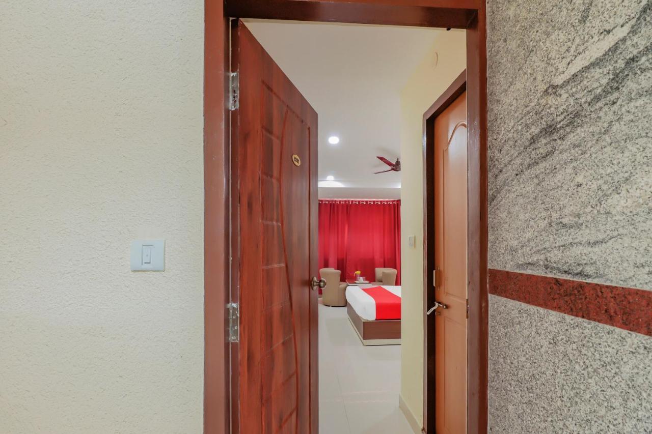 Oyo Flagship 80044 Royal Wood Deluxe Bangalore Exterior foto