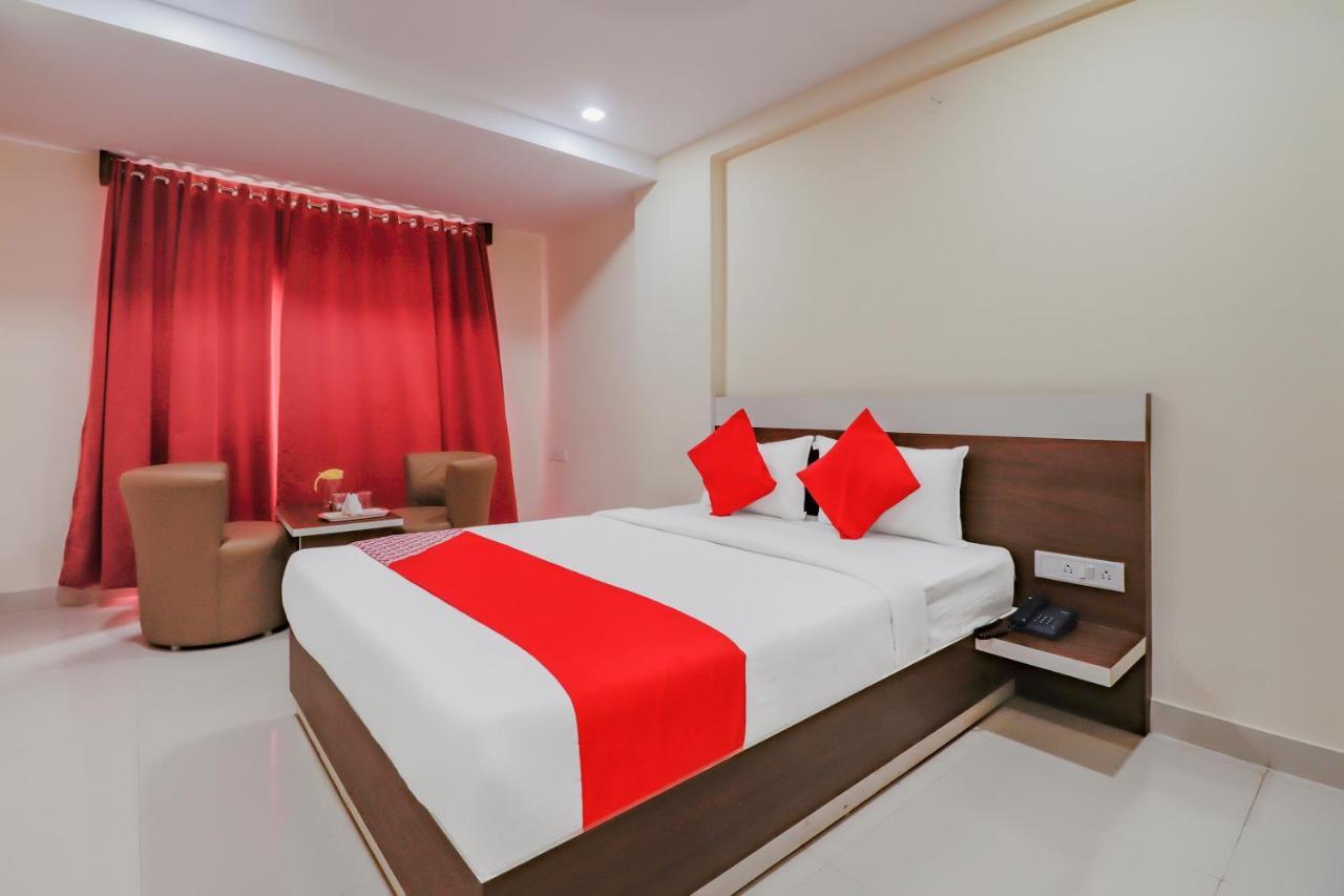 Oyo Flagship 80044 Royal Wood Deluxe Bangalore Exterior foto