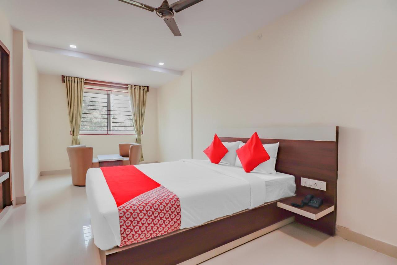 Oyo Flagship 80044 Royal Wood Deluxe Bangalore Exterior foto