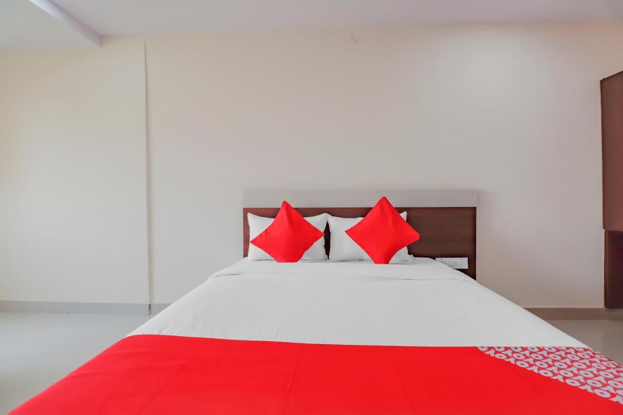 Oyo Flagship 80044 Royal Wood Deluxe Bangalore Exterior foto