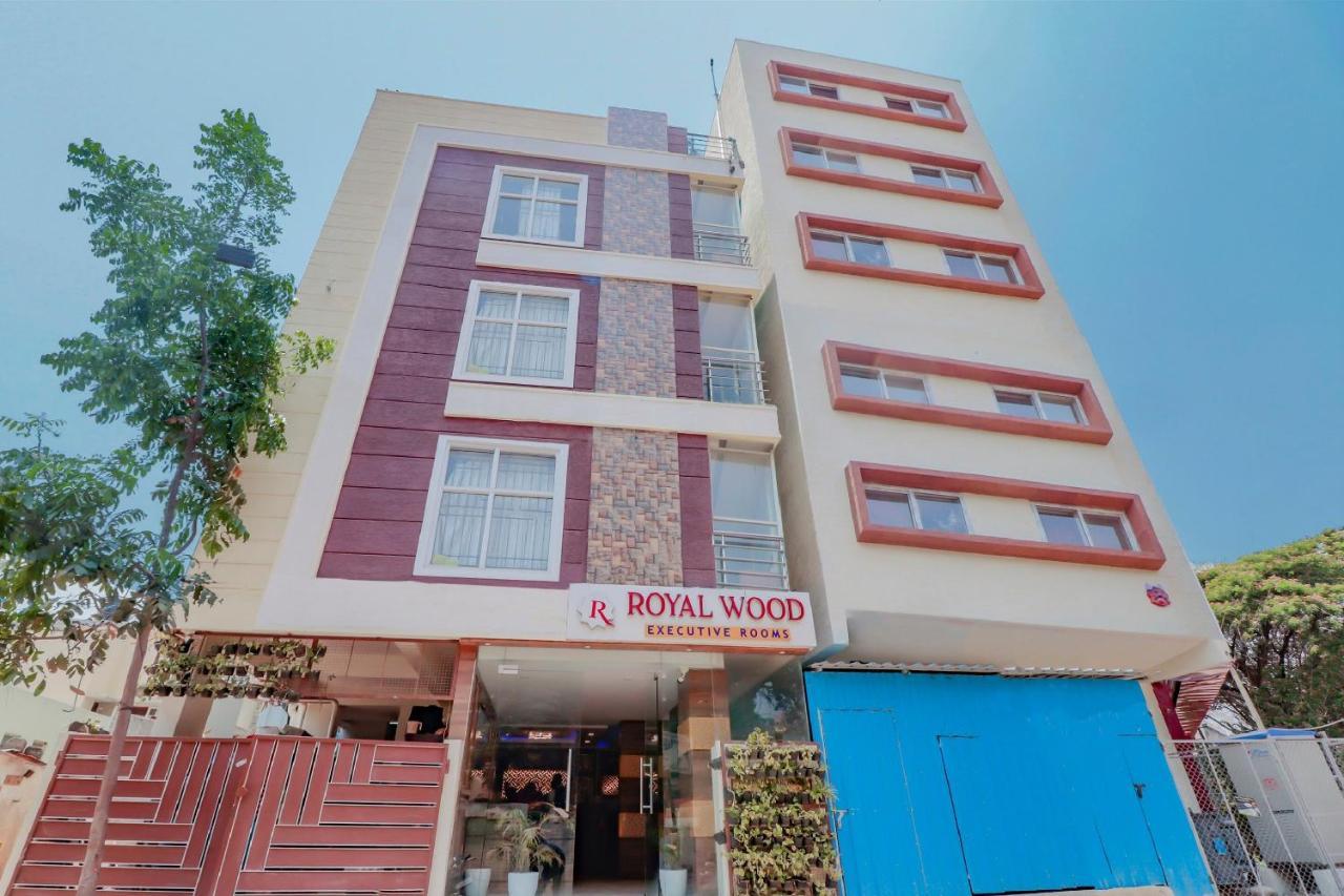 Oyo Flagship 80044 Royal Wood Deluxe Bangalore Exterior foto
